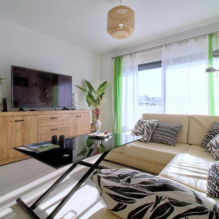 Center Location, Ac, Swimming Pool, And Parking Apartment Olhao Exterior photo