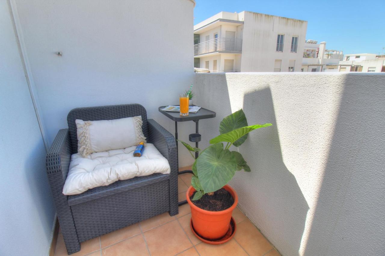 Center Location, Ac, Swimming Pool, And Parking Apartment Olhao Exterior photo