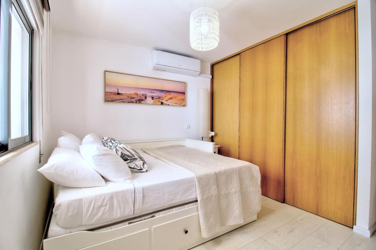 Center Location, Ac, Swimming Pool, And Parking Apartment Olhao Exterior photo